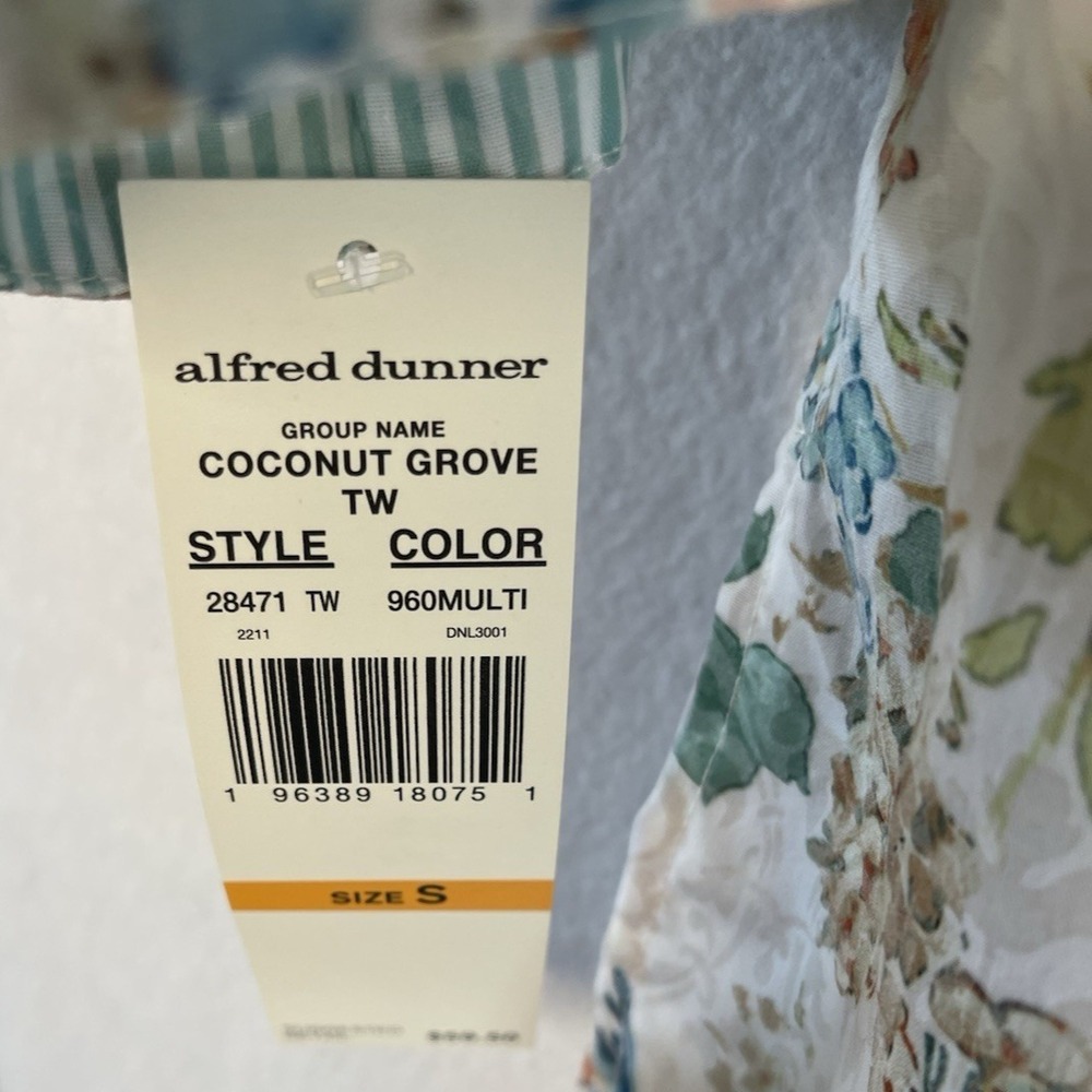 Alfred Dunner Women's Floral Hummingbird Print Blouse Small Nature Cottagecore - Picture 11 of 11